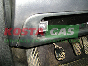 Переключатель газ-бензин на легковом автомобиле с ГБО